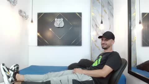 KING  online show from May 1, 3:55 am