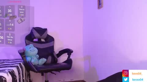  A L E X  online show from November 13, 4:26 am