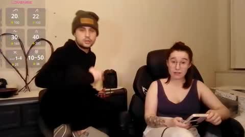 Maysie and Hunter online show from December 27, 3:42 am