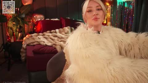 kinkylina_ online show from February 12, 3:59 pm