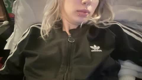 Kinky Pinky online show from December 18, 4:20 am