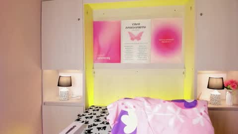 M A R A  online show from February 12, 11:36 am