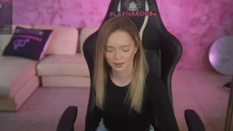 Sweet girls online show from April 12, 7:45 am