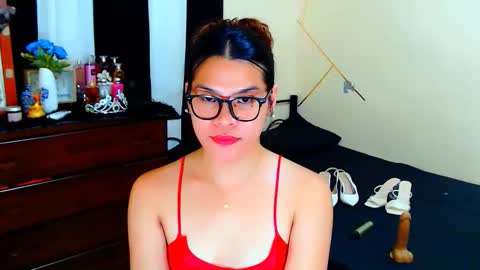 KIRA online show from March 19, 7:25 am