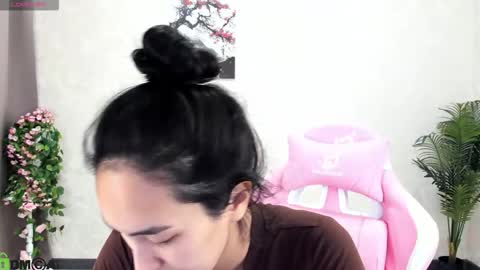 Aura online show from November 4, 8:04 am