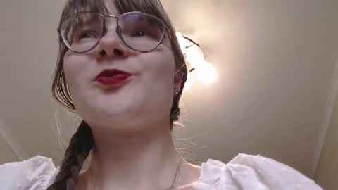 KiraGoldens online show from September 23, 6:29 am