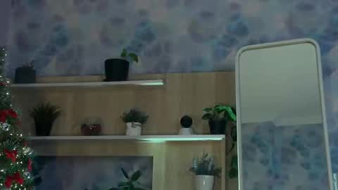 Snapshot of kiralilime chatting on March 8, 5:33 pm Kira    online show from March 8, 5:33 pm