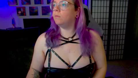 KiraSpitQueen online show from February 22, 4:16 am