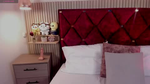 Samantha  Velvet online show from May 14, 9:24 pm