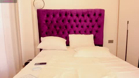 lala online show from December 11, 4:49 am