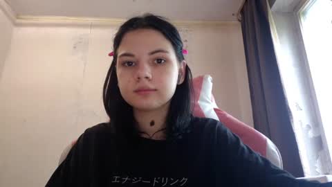 Mia online show from June 13, 10:14 am