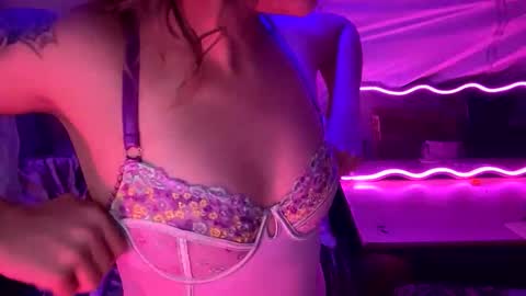 Kissah Kreampuff online show from January 15, 2:15 pm