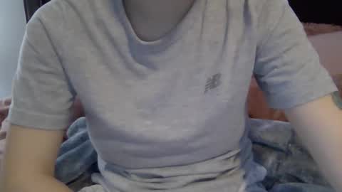 kissandtell1357 online show from December 19, 5:08 pm