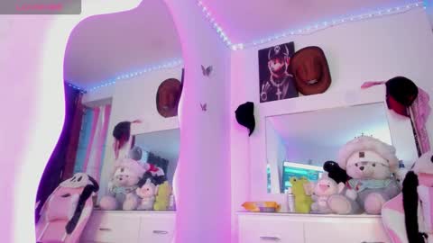 kisses_of_daniela online show from February 22, 1:09 am