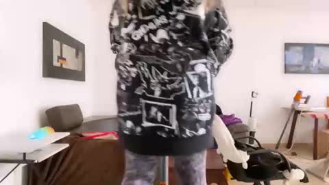 kissica online show from December 17, 2:24 pm