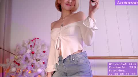 Kate  online show from January 24, 2:51 pm