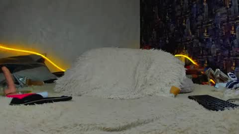 kat online show from July 16, 8:23 pm
