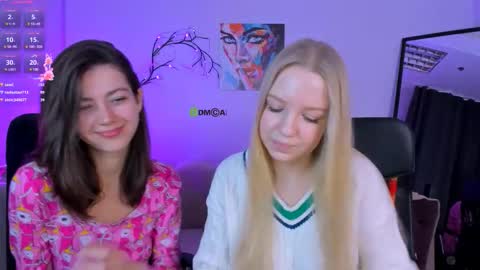 Snapshot of kitniss_dreamy chatting on October 4, 12:25 pm kitniss online show from October 4, 12:25 pm