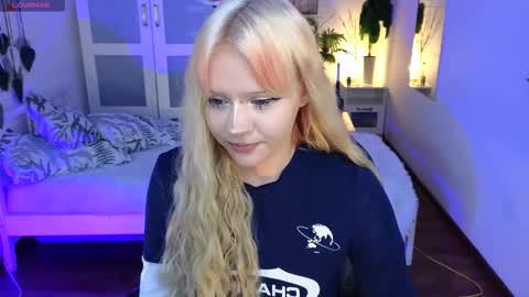 Snapshot of kitten_murray chatting on October 26, 6:14 am barbara online show from October 26, 6:14 am