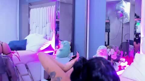 Snapshot of kitty_eliffe chatting on February 25, 1:41 am kitty online show from February 25, 1:41 am