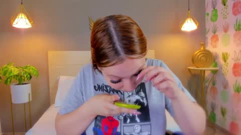 K I T T Y online show from April 9, 12:33 pm