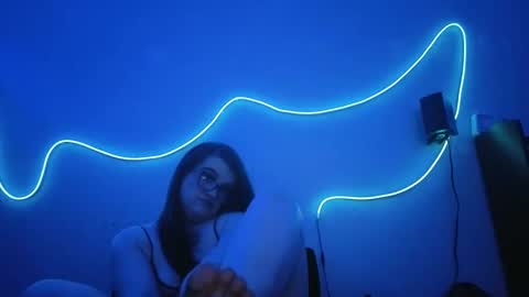 kittykat 1999 online show from September 24, 9:16 am