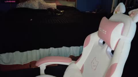 kittykisses3 online show from August 8, 2:32 am