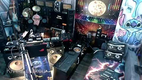 kiveuxmakeu online show from April 10, 4:12 pm