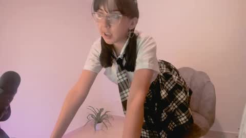 Little piece of fruit online show from January 24, 11:45 pm