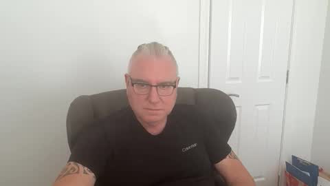 kiwicum169555 online show from May 7, 1:56 am