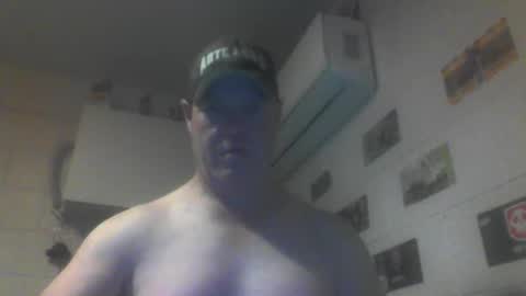 kiwiguy19773 online show from April 28, 7:12 am