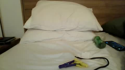 kiwioncam25 online show from September 12, 9:22 am