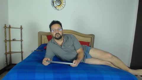 Klarck  online show from February 11, 8:10 pm