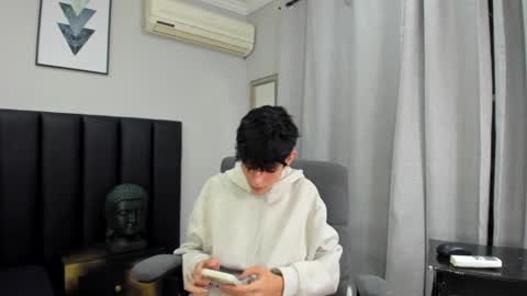 Snapshot of klaus_sunrise_xx chatting on February 27, 7:41 am KLAUS online show from February 27, 7:41 am