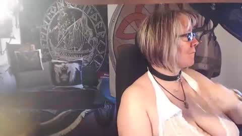 Michelle online show from May 10, 3:51 pm