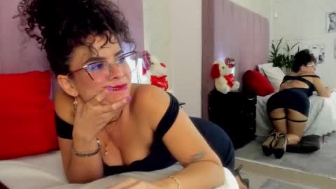 Kloe online show from March 4, 4:41 pm