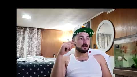 LOUiViLAN online show from October 2, 10:47 am