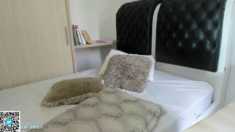 Camila Reyes online show from February 6, 1:43 pm