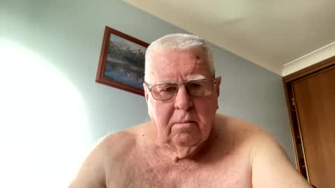 Aussiedude online show from January 6, 8:28 pm