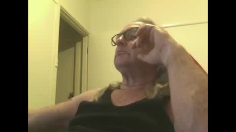 knobout online show from November 25, 10:25 am