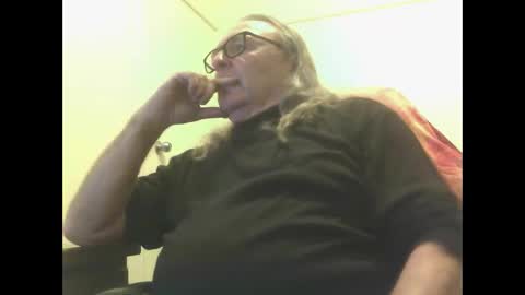 knobout online show from June 11, 8:12 am