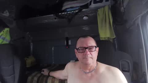 Snapshot of komputer123456789 chatting on February 28, 3:26 pm Bogdan online show from February 28, 3:26 pm