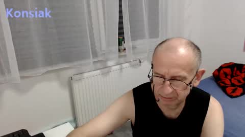 Komsiak online show from February 9, 4:10 pm