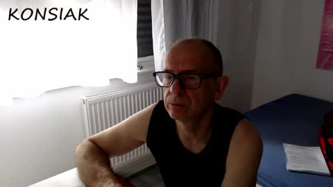 Komsiak online show from October 12, 8:07 am