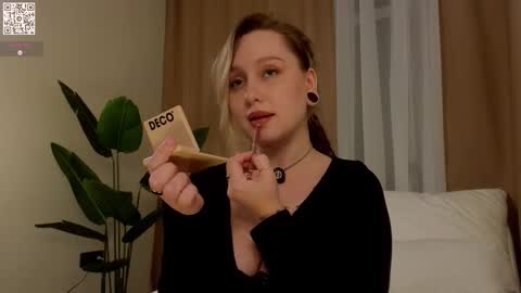 Snapshot of koracrosbie chatting on October 14, 3:37 pm Kora TG channel online show from October 14, 3:37 pm