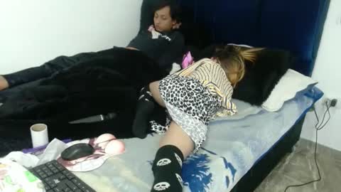 kratos_and_afrodita online show from October 17, 9:24 am