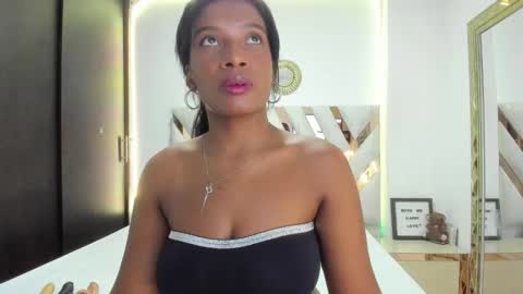 Snapshot of kriisvany_leroy chatting on October 15, 2:40 pm Krisvany online show from October 15, 2:40 pm