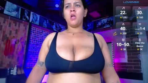 kriss_sweetboobs online show from March 17, 12:54 pm