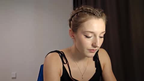 kristandaty online show from February 9, 11:47 am