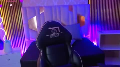 kristen_tay online show from March 9, 3:44 am